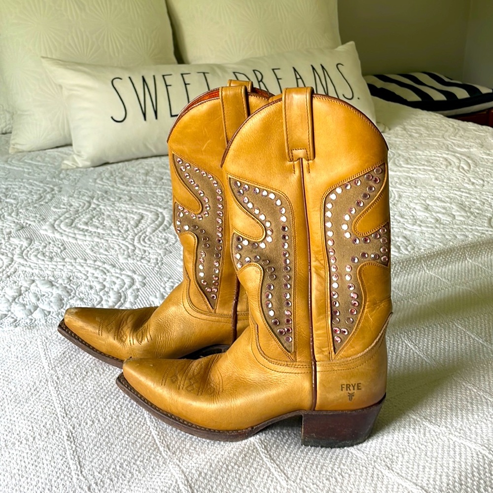 Frye Daisy Duke cowboy boots tan leather pink rhinestones size 6